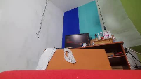 Snapshot of andrykasandry chatting on 01/05/25, 03:32 andrykasandry online show from 01/05/25, 03:32