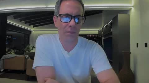 Snapshot of andy0pandi chatting on 02/18/25, 01:54 Andrew online show from 02/18/25, 01:54