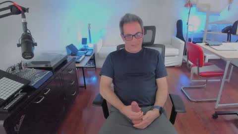 Snapshot of andy0pandi chatting on 09/13/25, 04:29 Andrew online show from 09/13/25, 04:29