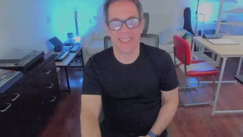 Snapshot of andy0pandi chatting on 09/16/25, 05:14 Andrew online show from 09/16/25, 05:14