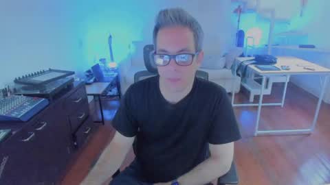 Snapshot of andy0pandi chatting on 11/19/25, 02:50 Andrew online show from 11/19/25, 02:50