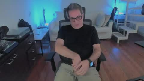 Snapshot of andy0pandi chatting on 04/30/26, 01:28 Andrew online show from 04/30/26, 01:28