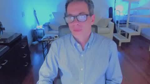 Snapshot of andy0pandi chatting on 07/17/26, 05:03 Andrew online show from 07/17/26, 05:03