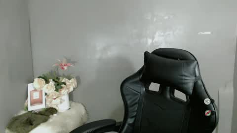 Snapshot of andy_coco chatting on 02/22/25, 11:24 Kisha online show from 02/22/25, 11:24