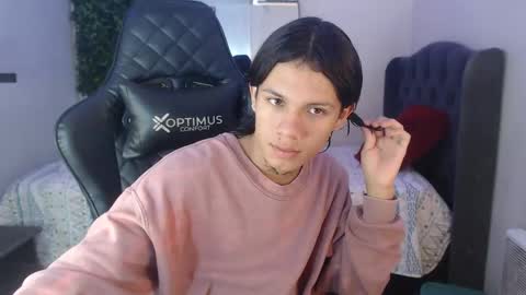 andy_dan1 online show from 01/06/25, 01:30