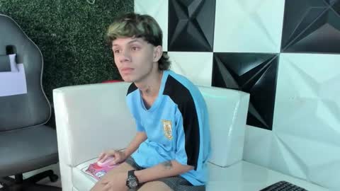 andy_dan1 online show from 04/13/26, 07:19