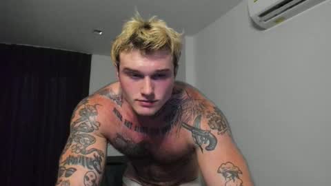Snapshot of andy_hunk chatting on 03/29/26, 01:27 Andrew online show from 03/29/26, 01:27