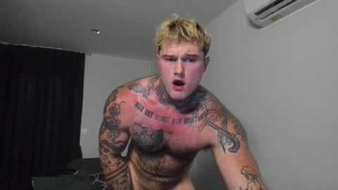 Snapshot of andy_hunk chatting on 04/10/26, 01:00 Andrew online show from 04/10/26, 01:00
