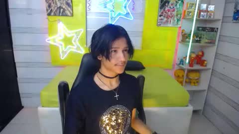 Snapshot of andy_staar18 chatting on 10/23/25, 11:09 andy online show from 10/23/25, 11:09