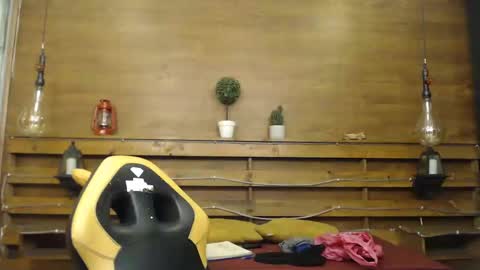 Snapshot of andy_staar18 chatting on 11/14/25, 07:23 andy online show from 11/14/25, 07:23