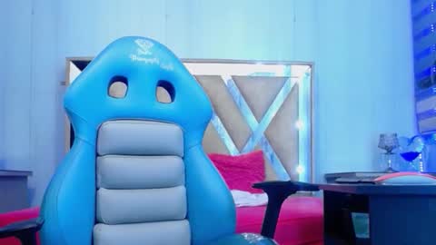 Snapshot of andy_staar18 chatting on 11/21/25, 09:24 andy online show from 11/21/25, 09:24