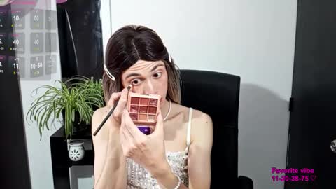 Snapshot of andy_vander chatting on 02/08/26, 03:48 Andy van der Rose online show from 02/08/26, 03:48