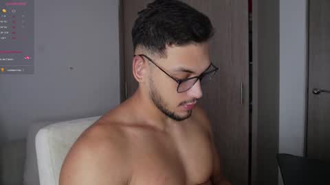 Snapshot of andy_weld chatting on 11/14/25, 12:48 my onlyfans online show from 11/14/25, 12:48