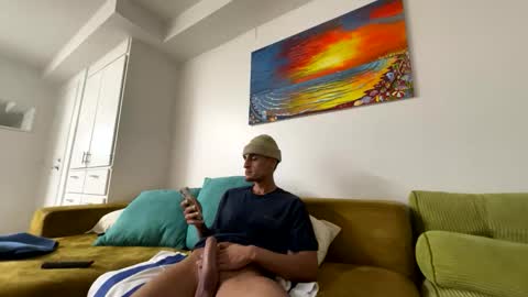 Snapshot of andygranatelix chatting on 12/19/25, 06:42 andygranatelix online show from 12/19/25, 06:42