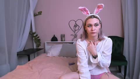 Snapshot of andyjey_ chatting on 10/26/25, 07:42 Mandy and Andy online show from 10/26/25, 07:42