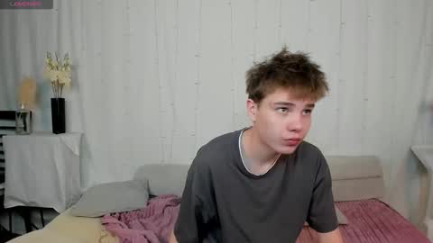 Snapshot of andyjey_ chatting on 11/14/25, 07:45 Mandy and Andy online show from 11/14/25, 07:45