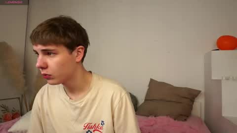 Snapshot of andyjey_ chatting on 11/23/25, 04:07 Mandy and Andy online show from 11/23/25, 04:07