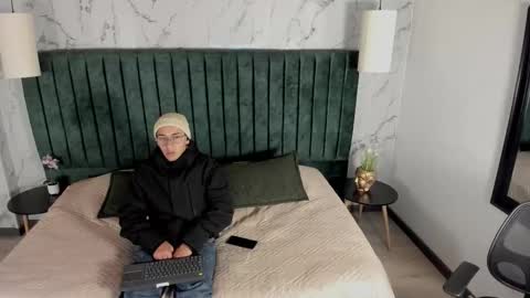 Andy Joy  online show from 11/11/25, 11:10