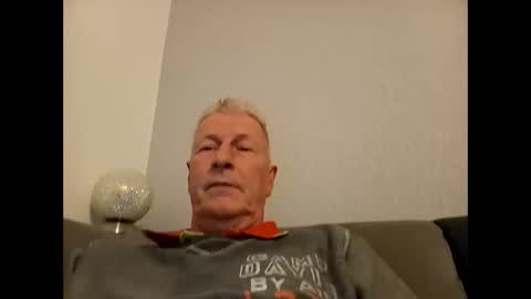 andyk1704 online show from 12/02/24, 04:20