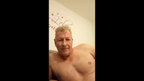 andyk1704 online show from 12/17/25, 05:35