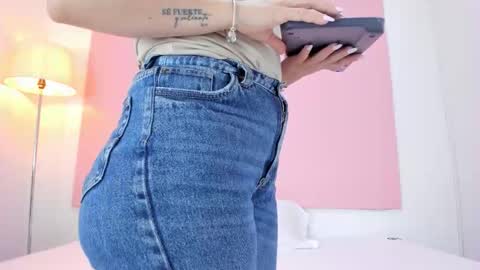 Snapshot of andyylove_jk chatting on 10/20/25, 11:43 Andy online show from 10/20/25, 11:43