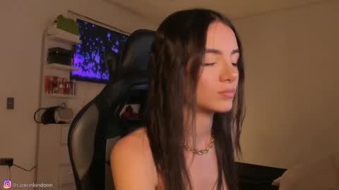 Snapshot of anelisse_ chatting on 11/13/25, 04:50 online show from 11/13/25, 04:50