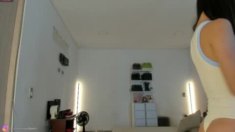 Snapshot of anelisse_ chatting on 04/28/26, 03:44 online show from 04/28/26, 03:44