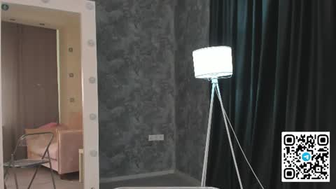 Snapshot of anellyball_ chatting on 07/20/26, 10:39 Anelly online show from 07/20/26, 10:39