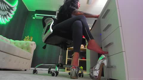 Anne online show from 01/12/25, 12:28