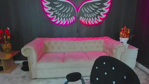 Anne online show from 09/28/25, 04:23