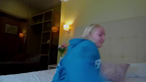 Snapshot of anet_dream chatting on 12/02/25, 07:09 Anet Dream online show from 12/02/25, 07:09