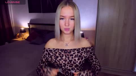 Anfisa online show from 10/12/25, 02:27