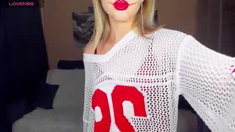 Anfisa online show from 11/11/25, 05:24