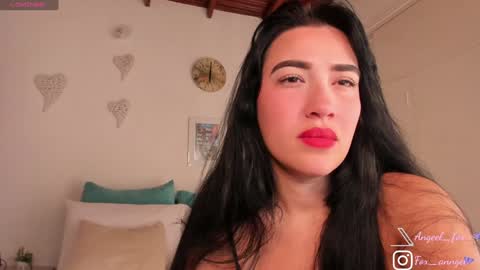 Snapshot of angeel_fox chatting on 12/28/24, 05:25 Angel online show from 12/28/24, 05:25