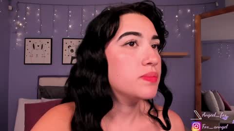 Snapshot of angeel_fox chatting on 01/12/25, 01:32 Angel online show from 01/12/25, 01:32