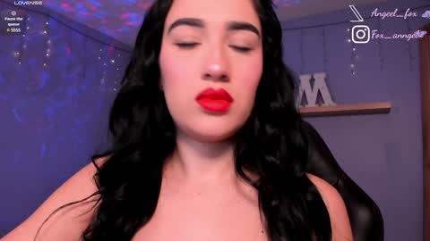 Snapshot of angeel_fox chatting on 01/30/25, 11:44 Angel online show from 01/30/25, 11:44