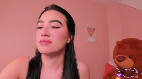 Snapshot of angeel_fox chatting on 09/17/25, 04:03 Angel online show from 09/17/25, 04:03