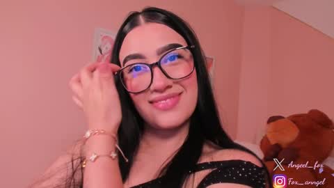 Snapshot of angeel_fox chatting on 11/11/25, 02:33 Angel online show from 11/11/25, 02:33