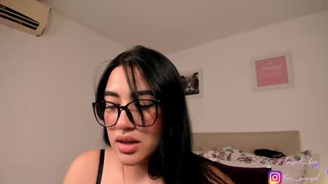 Snapshot of angeel_fox chatting on 11/23/25, 03:28 Angel online show from 11/23/25, 03:28