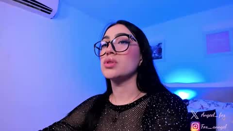 Snapshot of angeel_fox chatting on 11/24/25, 12:21 Angel online show from 11/24/25, 12:21