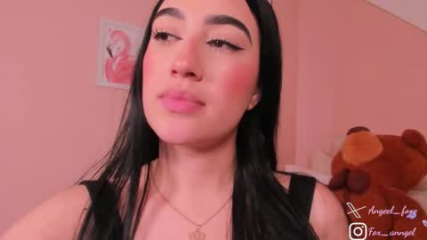 Snapshot of angeel_fox chatting on 11/28/25, 05:21 Angel online show from 11/28/25, 05:21