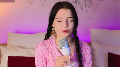  Rose  18  New here  online show from 04/28/26, 04:56