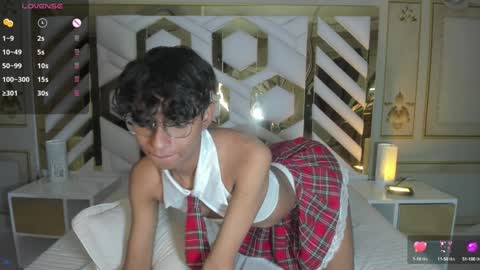 Snapshot of angel__sweet18 chatting on 01/14/25, 10:06 online show from 01/14/25, 10:06