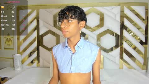 Snapshot of angel__sweet18 chatting on 01/24/25, 10:00 online show from 01/24/25, 10:00