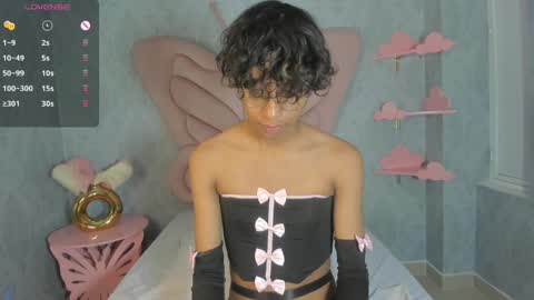 Snapshot of angel__sweet18 chatting on 02/12/25, 12:05 online show from 02/12/25, 12:05