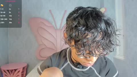 Snapshot of angel__sweet18 chatting on 02/25/25, 12:36 online show from 02/25/25, 12:36