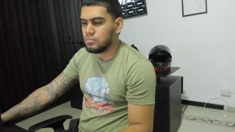 Snapshot of angel__tattoo chatting on 04/29/26, 11:44 angel__tattoo online show from 04/29/26, 11:44