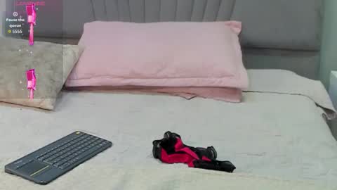 Angel online show from 11/11/25, 03:17