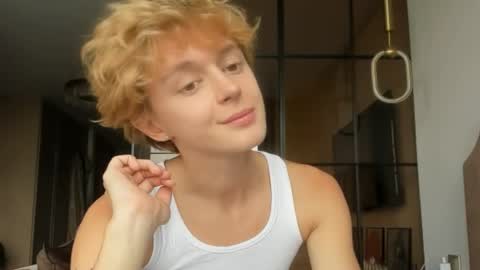 Snapshot of angel_andreww chatting on 05/13/26, 10:23 angel_andreww online show from 05/13/26, 10:23