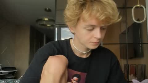 Snapshot of angel_andreww chatting on 05/14/26, 10:33 angel_andreww online show from 05/14/26, 10:33
